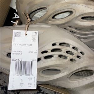 Yeezy foam runners size 7 brand new out the box